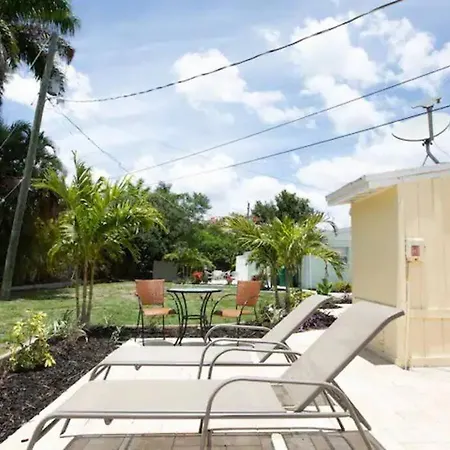 Modern Apartment - 3 Of 4 Punta Gorda Extérieur photo