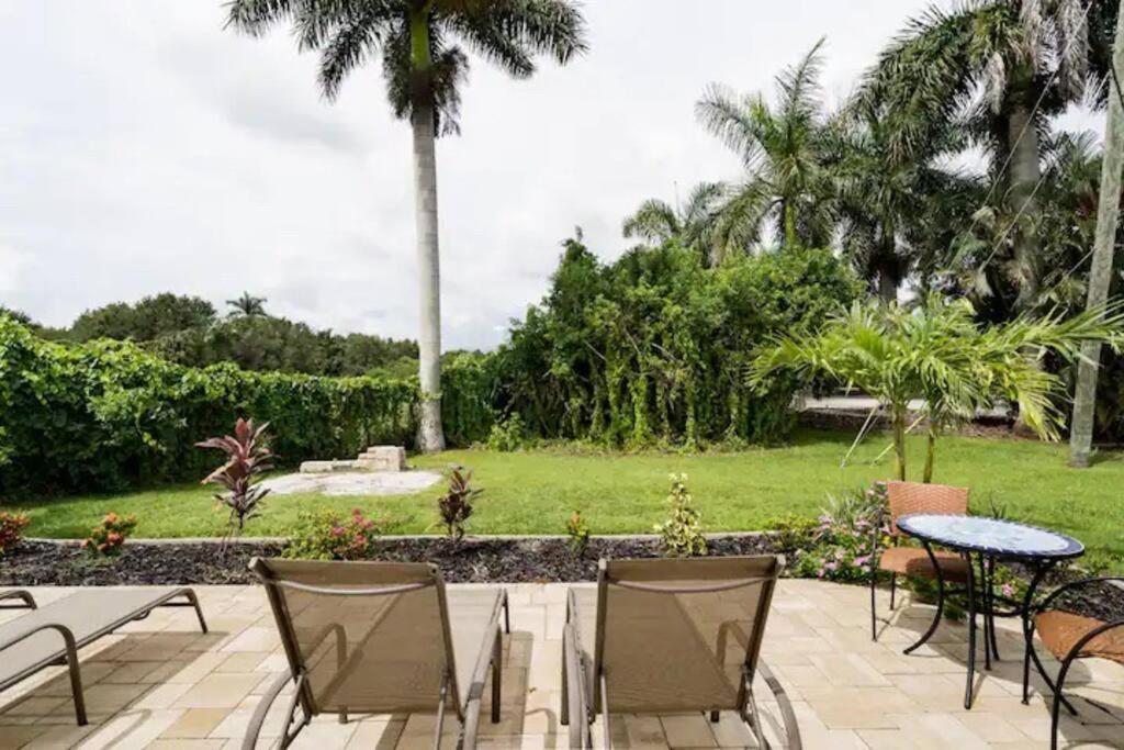 Modern - 3 Of 4 * Punta Gorda